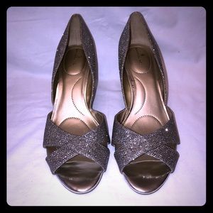 Bandolino Nelister Gold Heels size 10